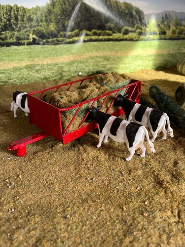Scale cattle feed trailer - 1:32,